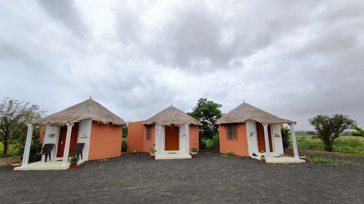Mr. Bharat Ajitram Kapdi